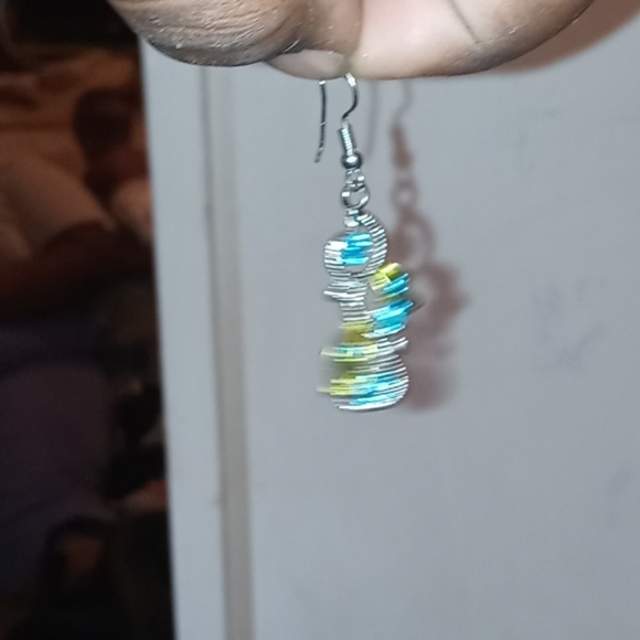 Earing - Picture 4 of 4